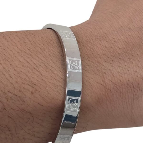 Anti Tarnish om (AUM) Bracelet