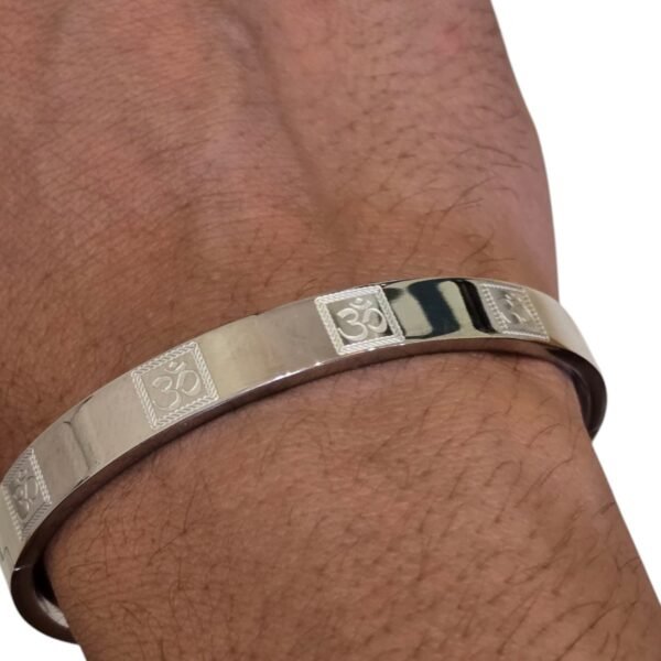 Anti Tarnish om (AUM) Bracelet
